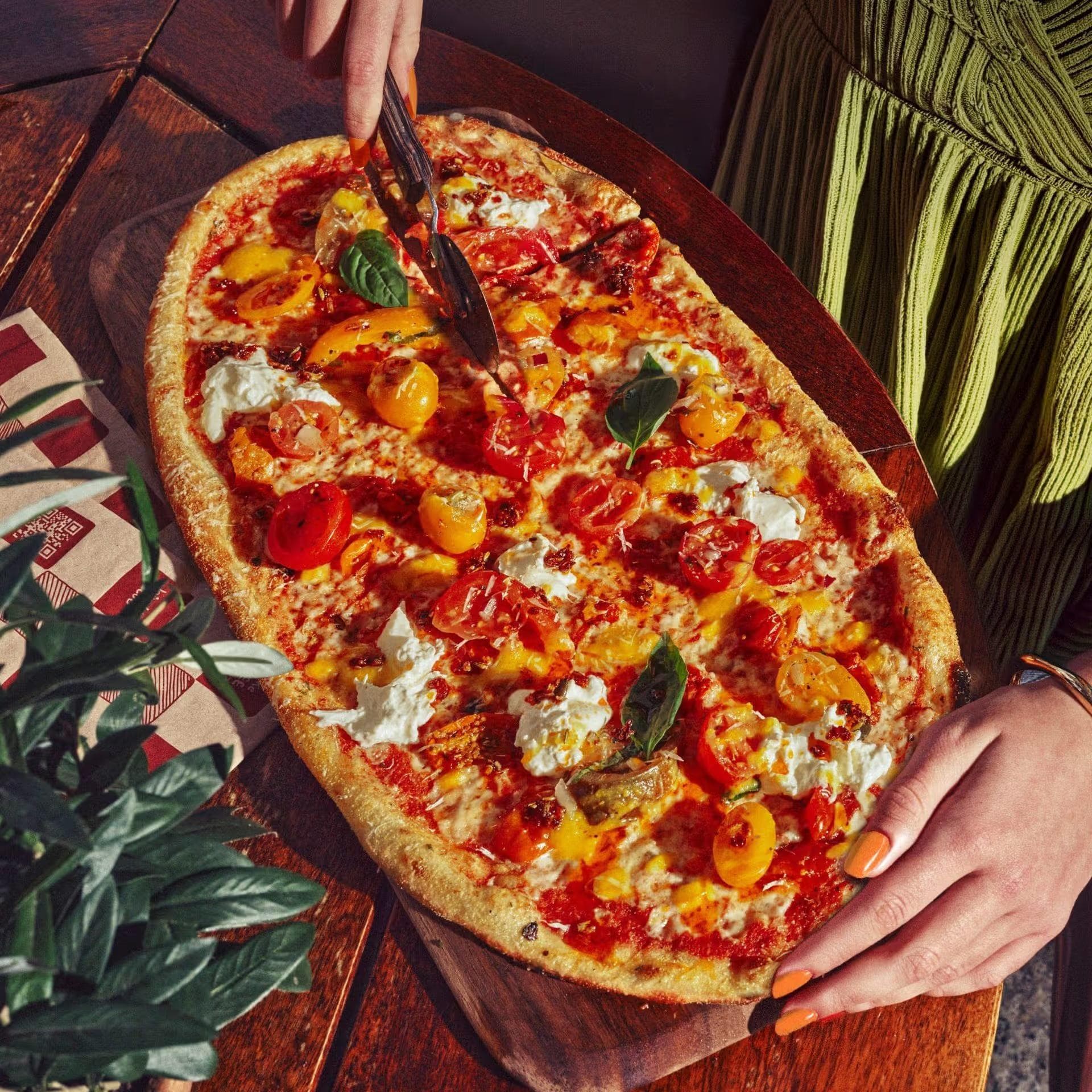 Quattro pomodoro Rustica pizza